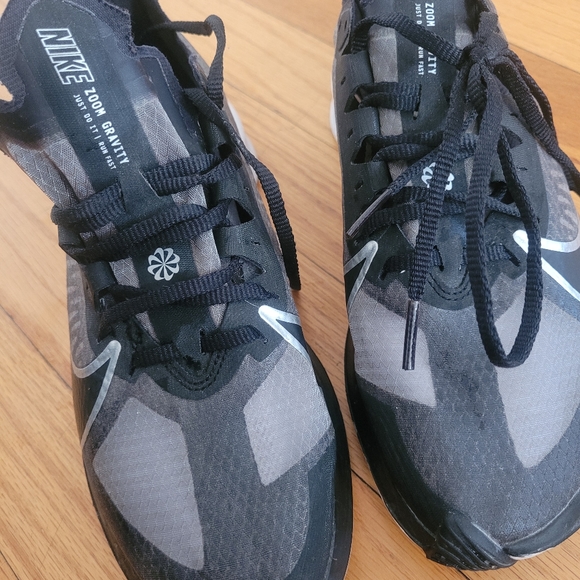 Women Nike shoes. Size 7.5 Black and Gray - Picture 1 of 5